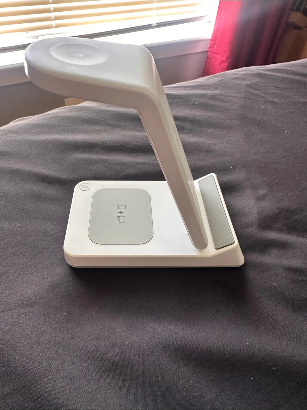 7-in-1 Wireless Charger - White